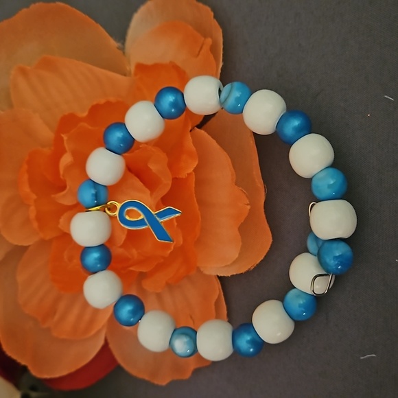 NWOT Blue Ribbon Memory Wired Bracelet - Picture 4 of 4